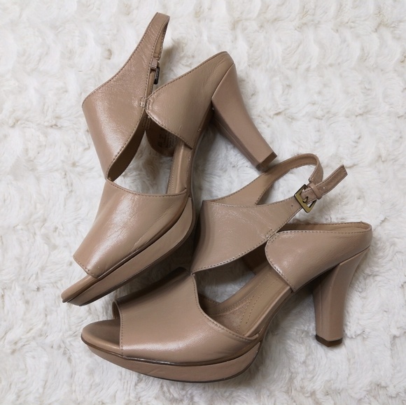 Nude Leather Strappy Open Toe Naturalizer Heels - Picture 5 of 7